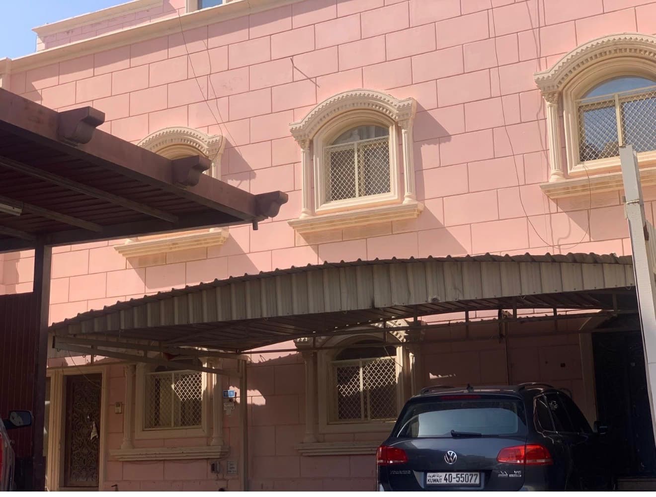 📌للبيع بالقرين 
بيت حكومي قديم 
سكن المالك 🔹قطعه 1 
**المساحه 400 متر **
بيت دورين سكن المالك 
موقع شارع وسكه جانبيه 
وارتداد امامي حديقه 
**🔶السعر 245 الف **
📞ابو مصطفي 98936233
شركة الرايه جروب العقاريه