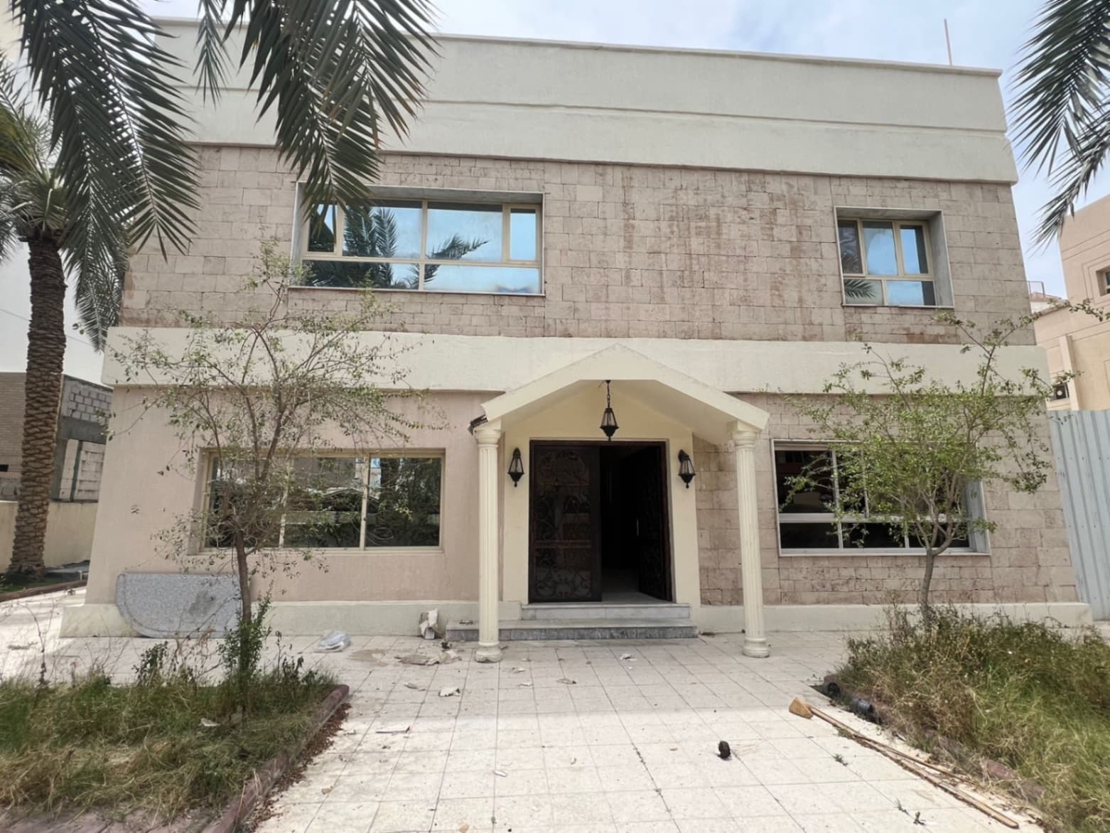 📍للبيع بيت  في اليرموك 
🔹قطعه  4
بيت هدام فاضي استلام فوري
**المساحة 750 متر **
  واجهه 25 متر 
الموقع شارع واحد
**السعر مراجعة 780 الف**
📞ابو مصطفي 98936233
شركة الرايه جروب العقاريه