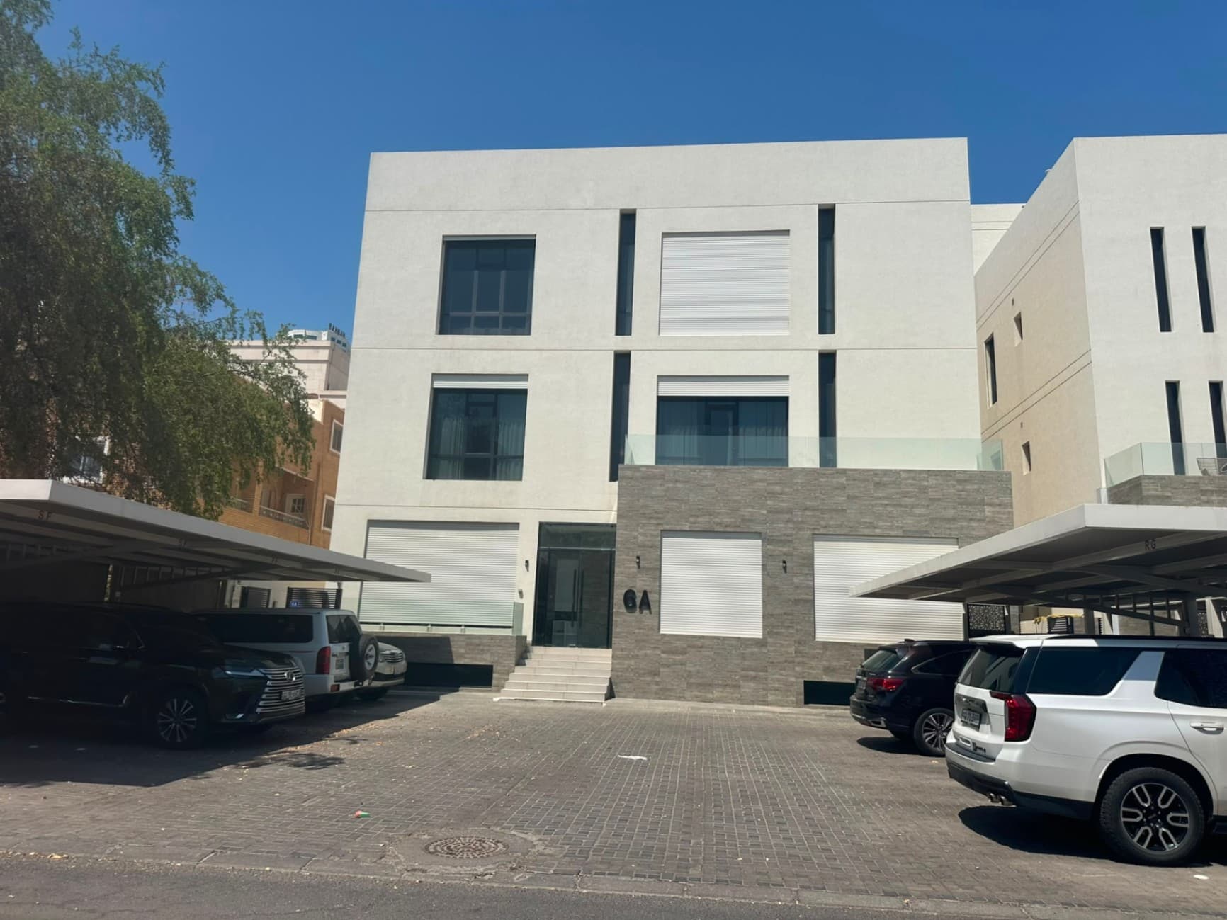 ‏للإيجار دور كامل أول في الشعب السكني يتكون من أربع غرف ماستر وجناح للخدم بلكونة كبيرة مواقف عدد اثنين سكن إيجارات
ايجار 1300 دينار