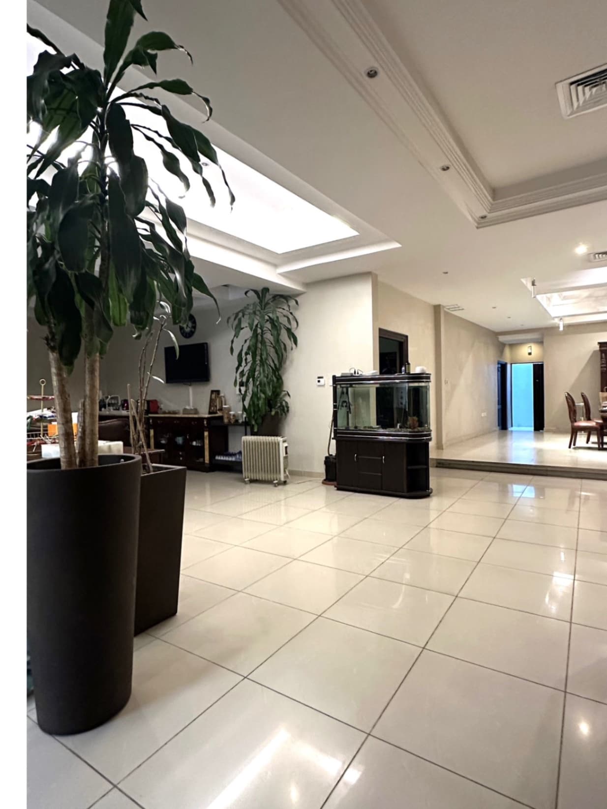📌العرض مباشر  
🏠للبيع فيلا بالشهداء
🔹قطعه 2
موقع شارع واحد واجهه ١٦ متر 
(تكفي ل٦ سيارات) 
فيلا دورين ونص وسرداب
**المساحه ٣٩١ متر **
وثيقه حره سكن المالك
🔹الاوصاف جاهزه
**🔶السعر 450  الف بيع **
📞ابو مصطفي 9893623
شركة الراية جروب العقاريه 
ترخيص رقم 2016/6192