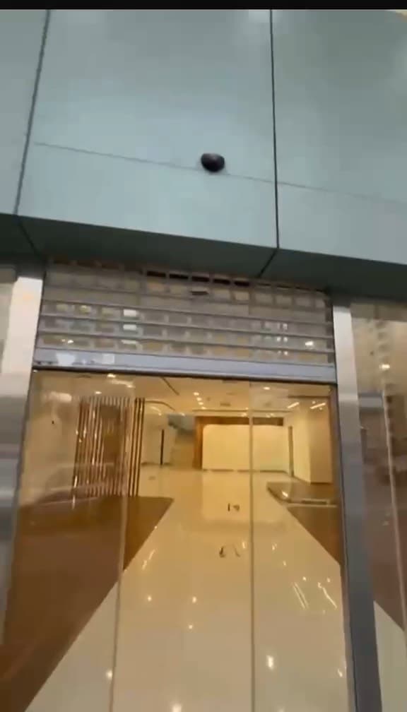 🏢 للإيجار – أرضي وميزانين في حولي
📍 موقع مميز على شارع رئيسي مع ساحة خلفية
🏬 يصلح لجميع الأنشطة التجارية
📐 إجمالي المساحة: 318.7 م²
• الدور الأرضي: 142.32 م²
• دور الميزانين: 176.38 م²
💰 الإيجار المطلوب: 4,000 د.ك
🔥 السعر قابل للتفاوض وقد يصل إلى 3,750 د.ك
📞 للاستفسار: أبو عمر
📱 67640806
شركة مجموعة بودي الدولية العقارية
ترخيص رقم: 12411-2021